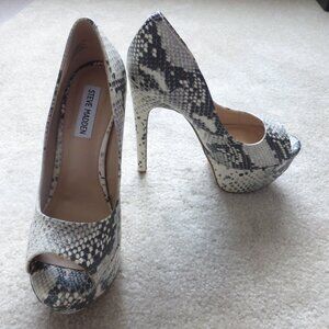 STEVE MADDEN snake skin print open toe platform heels